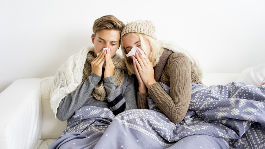 Det finns en rad olika faktorer som framkallar den numera så typiska ”höstförkylningen”. Foto: Shutterstock
